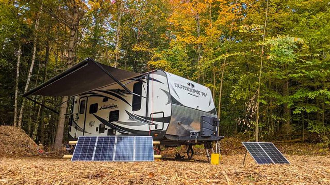 What are the Positives and Limitations of a Foldable Solar Panel for Camping?