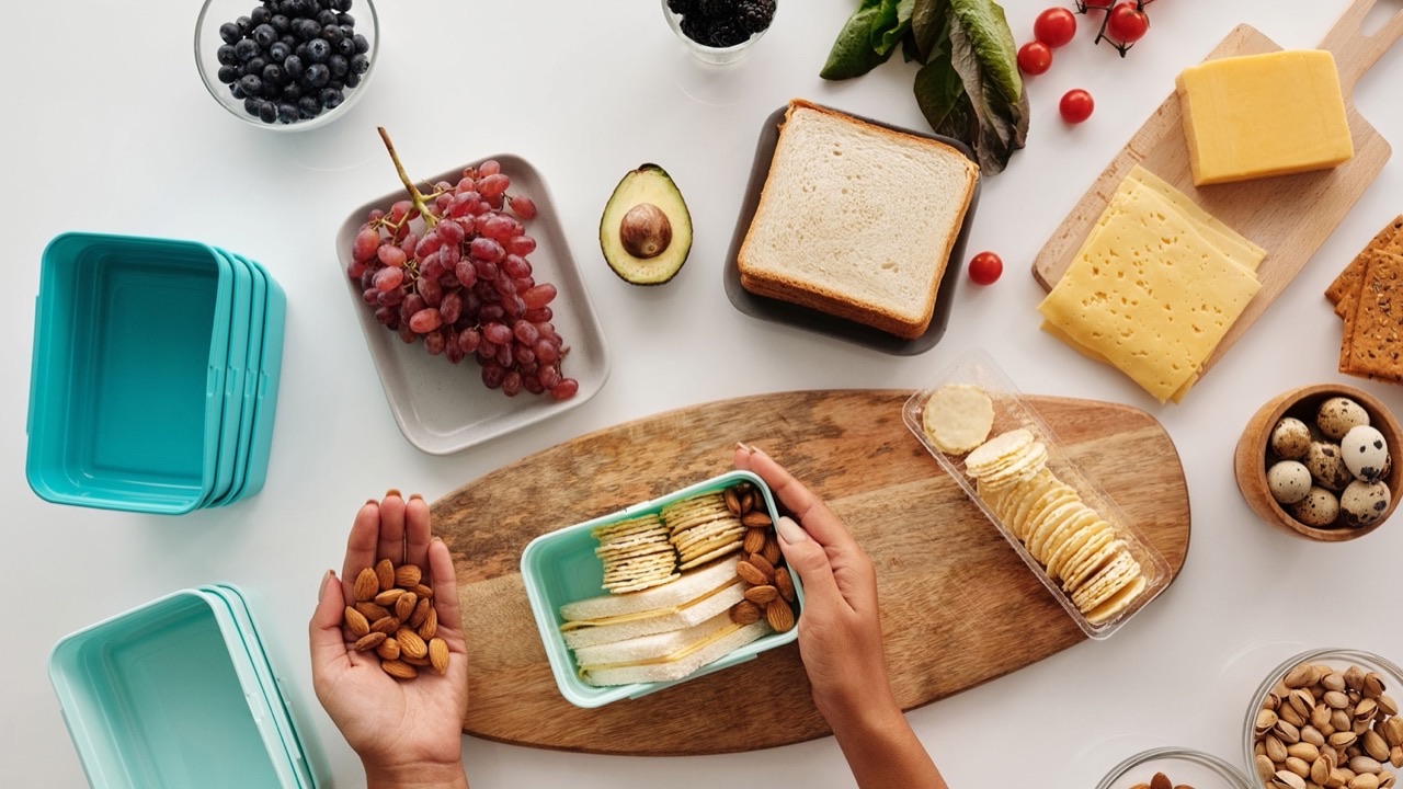 How the Lunch Box Format You Choose Determines Who Will Actually Buy It